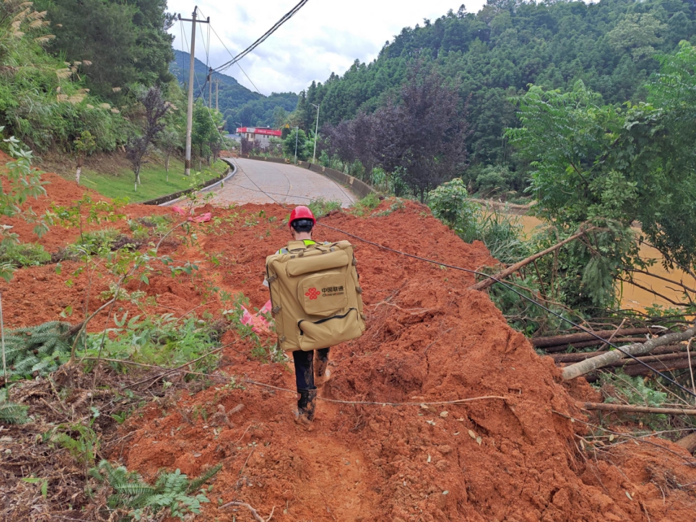 抗风雨保通信！龙岩联通全力抢通“通信孤岛”